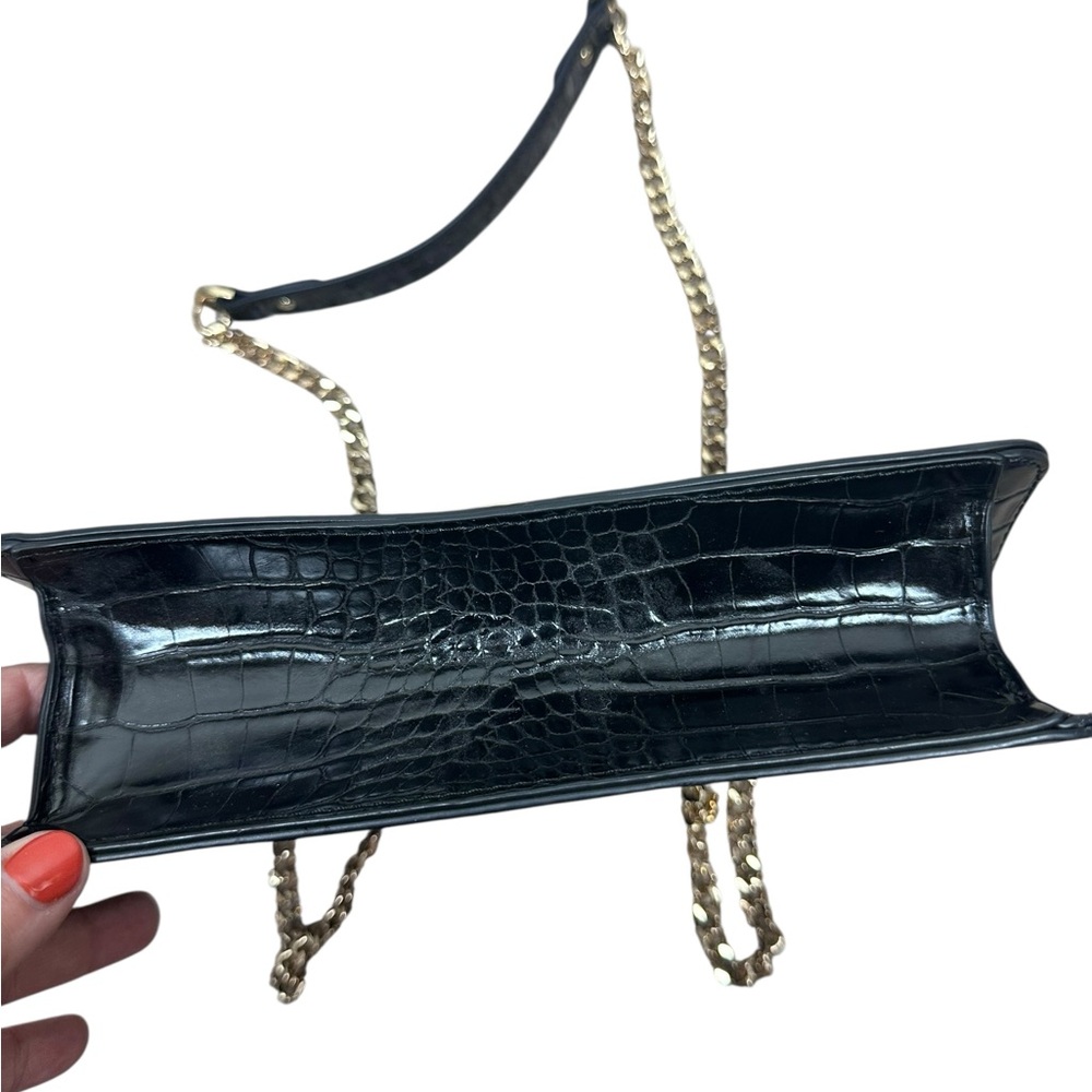 Topshop Black Faux Snakeskin Leather crossbody bag with gold Chain - Picture 4 of 7